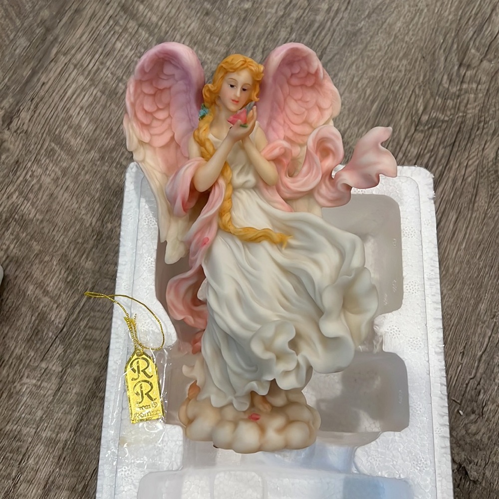 Seraphim Classics “Diana” new in box with packaging& certificate of authenticity